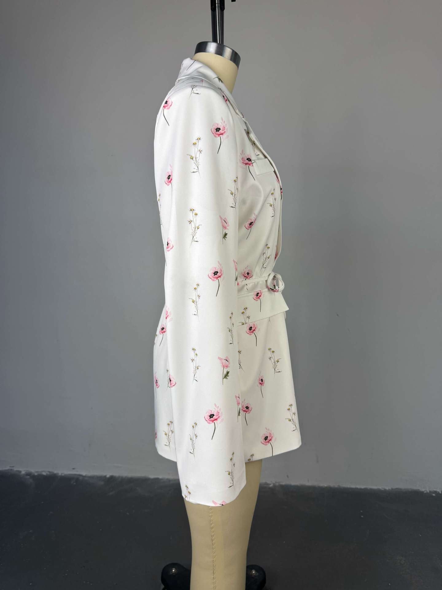 Women's Spring/Summer Printed Loose Turndown Collar Lace-Up Slim-Waist Jacket 7