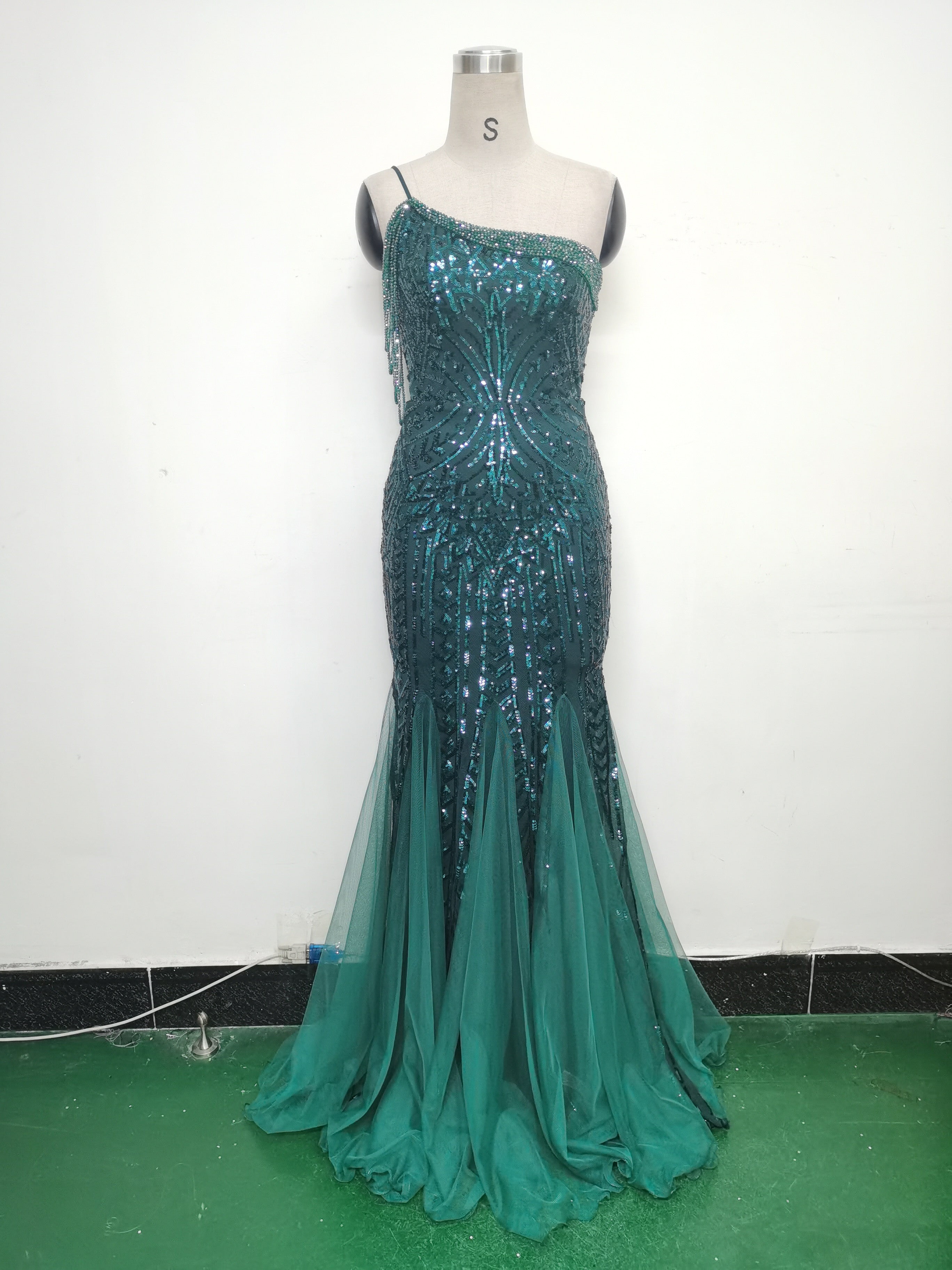 Women gift-ordered sequined mesh evening dress 34