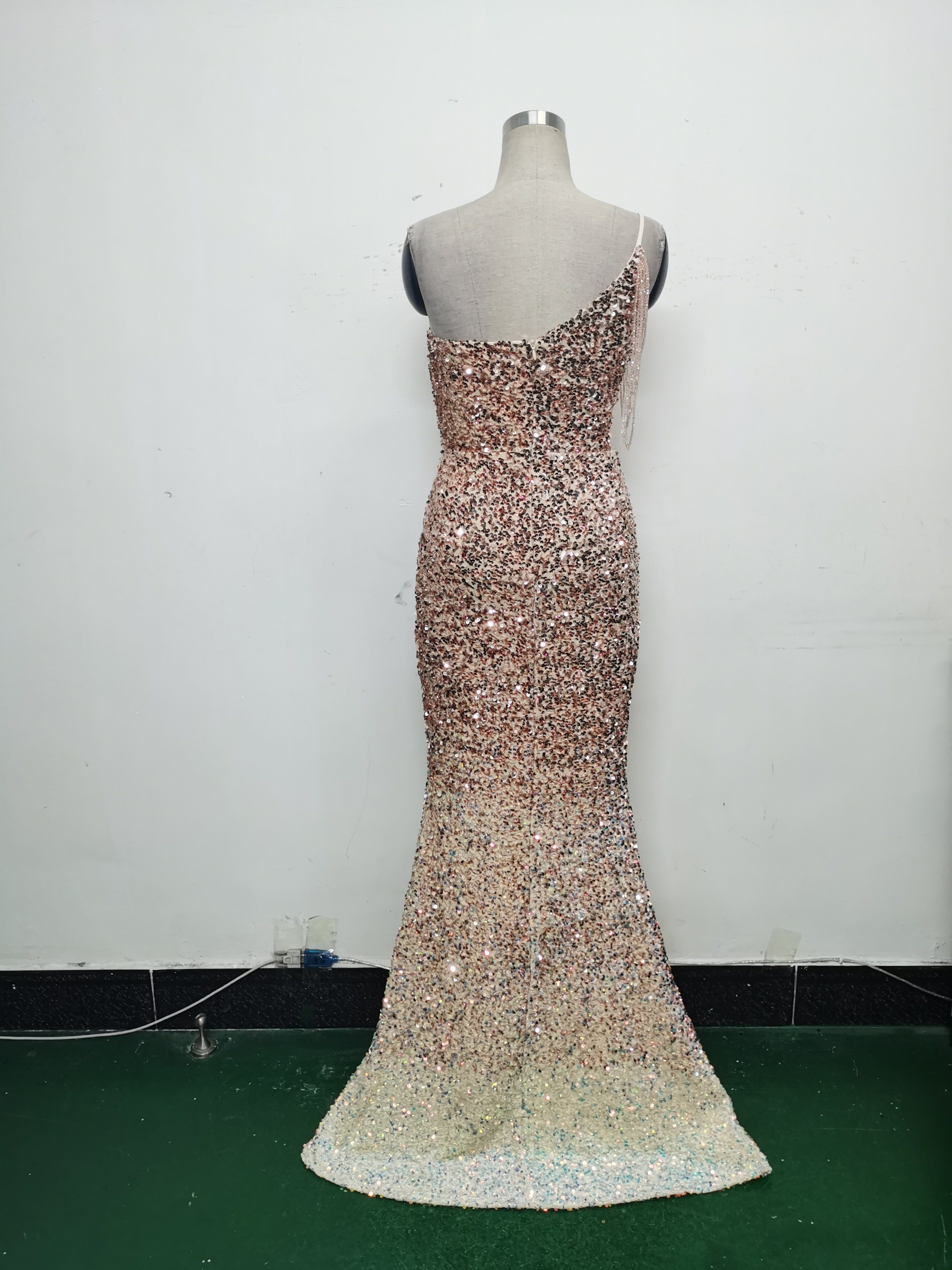 Gradient Sequins One-Shoulder Strap Evening Dress 24