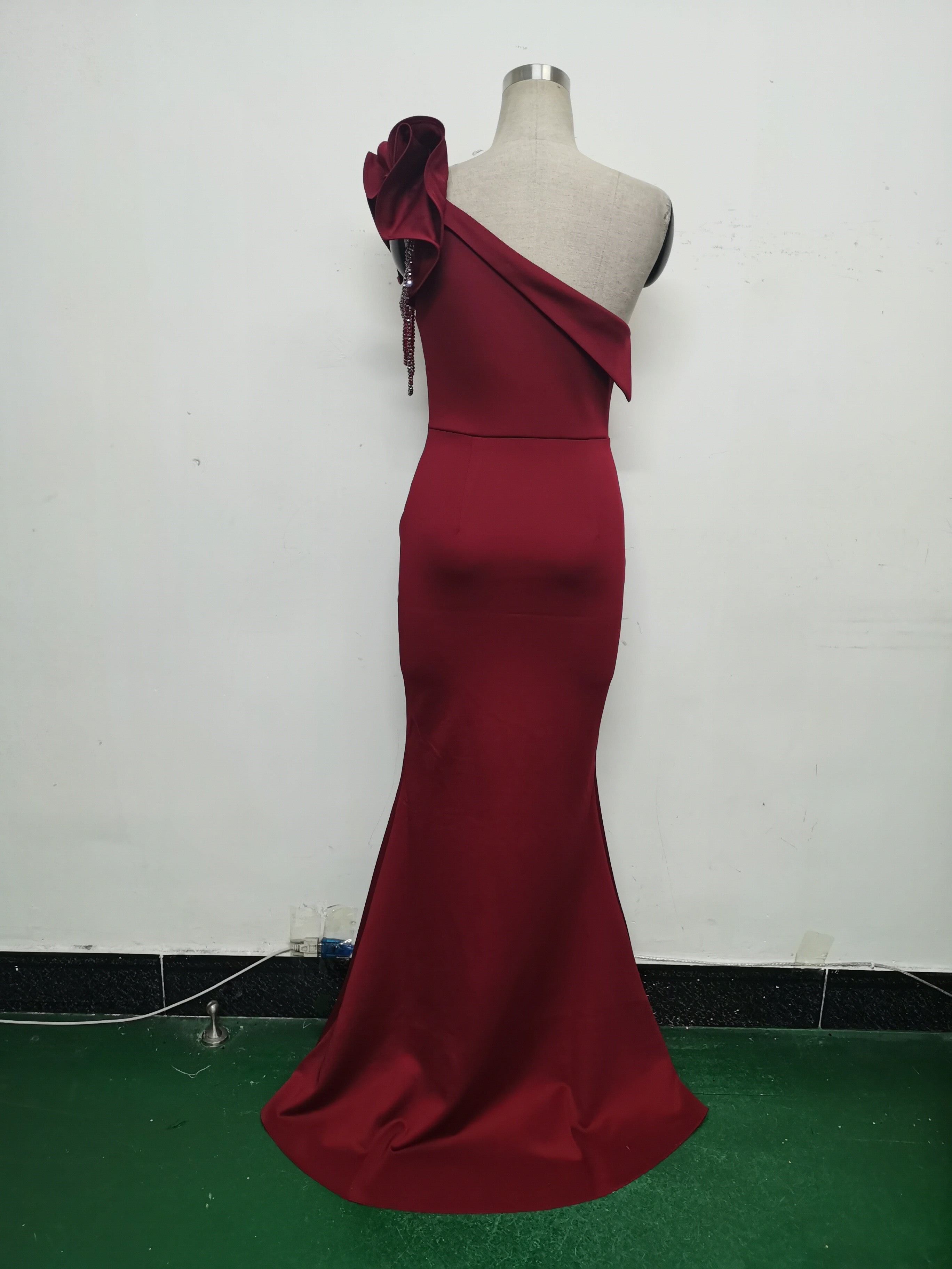 Women Lotus Leaf Shoulder Slash Shoulder Beaded Beaded Evening Dress 22