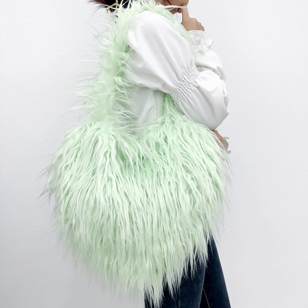 Style Trendy Heart Bag Women's Fur Bag Heart-Shaped Cute Crossbody Bag Shoulder Bag 36