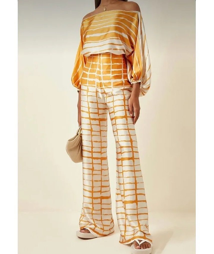 Women Casual Loose Off Shoulder Top and Printed Wide Leg Pants Two-piece Set 7