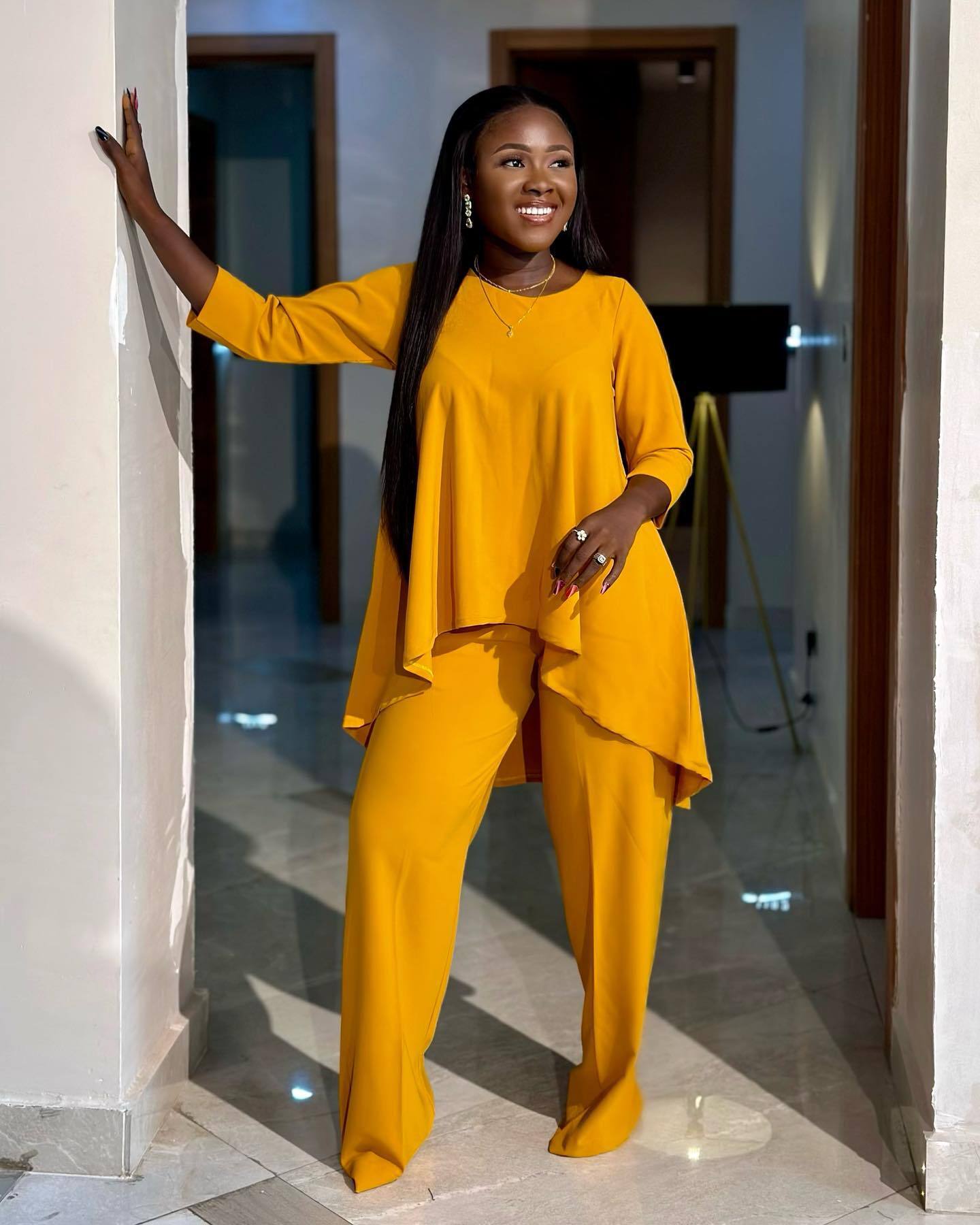 Women Irregular Hem Solid Top and Pant Two-piece Set 7