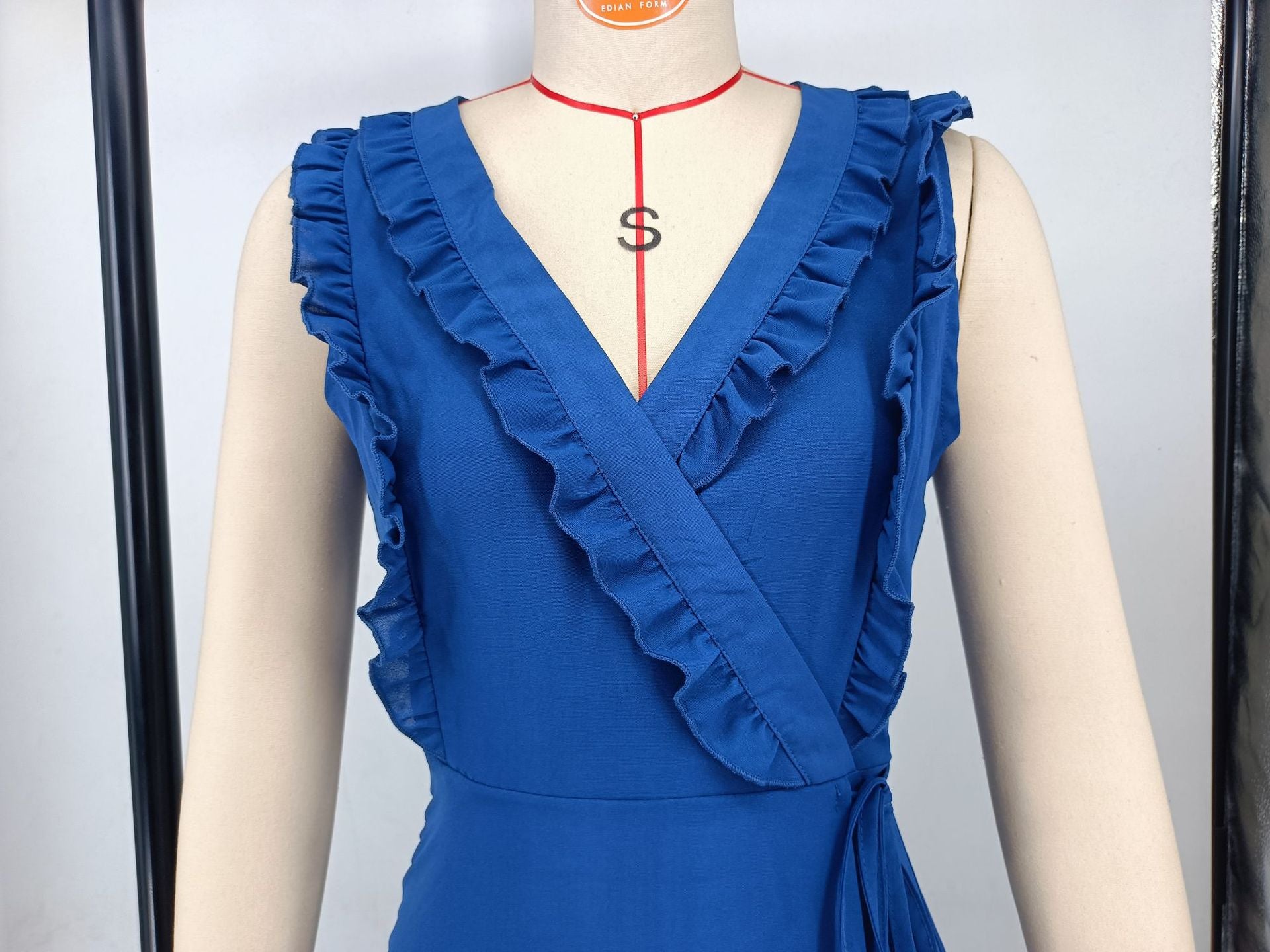 Women solid sleeveless V-neck Ruffle Edge dress 10