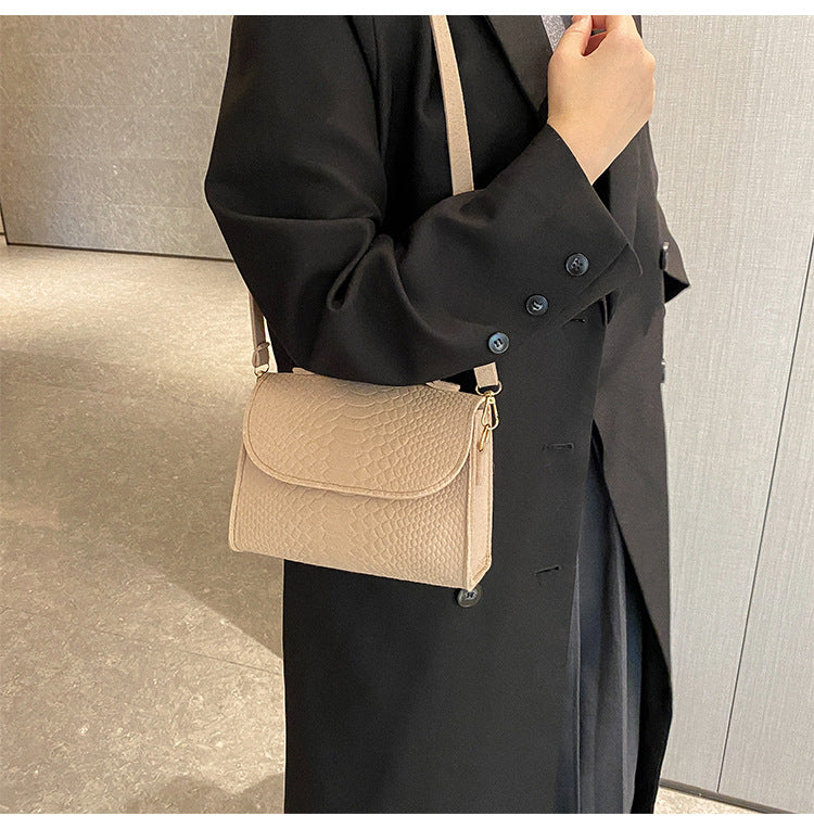 Underarm bag Korean spring popular felt bag crocodile pattern indentation Messenger bag Small square bag Shoulder bag 19