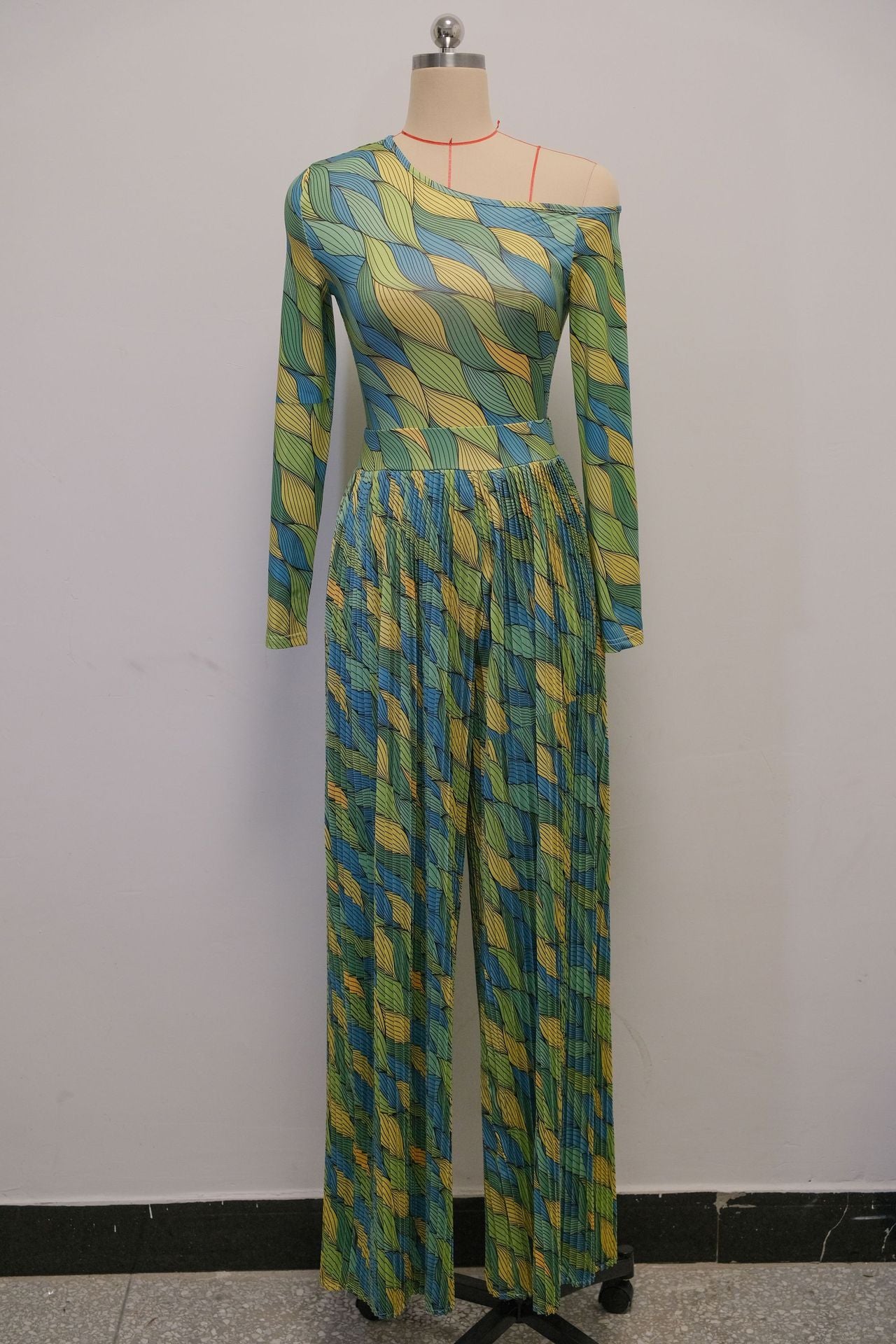 Women Spring Print Slash Shoulder Long Sleeve Top and Wide Leg Pants Pleated Two-piece Set 9