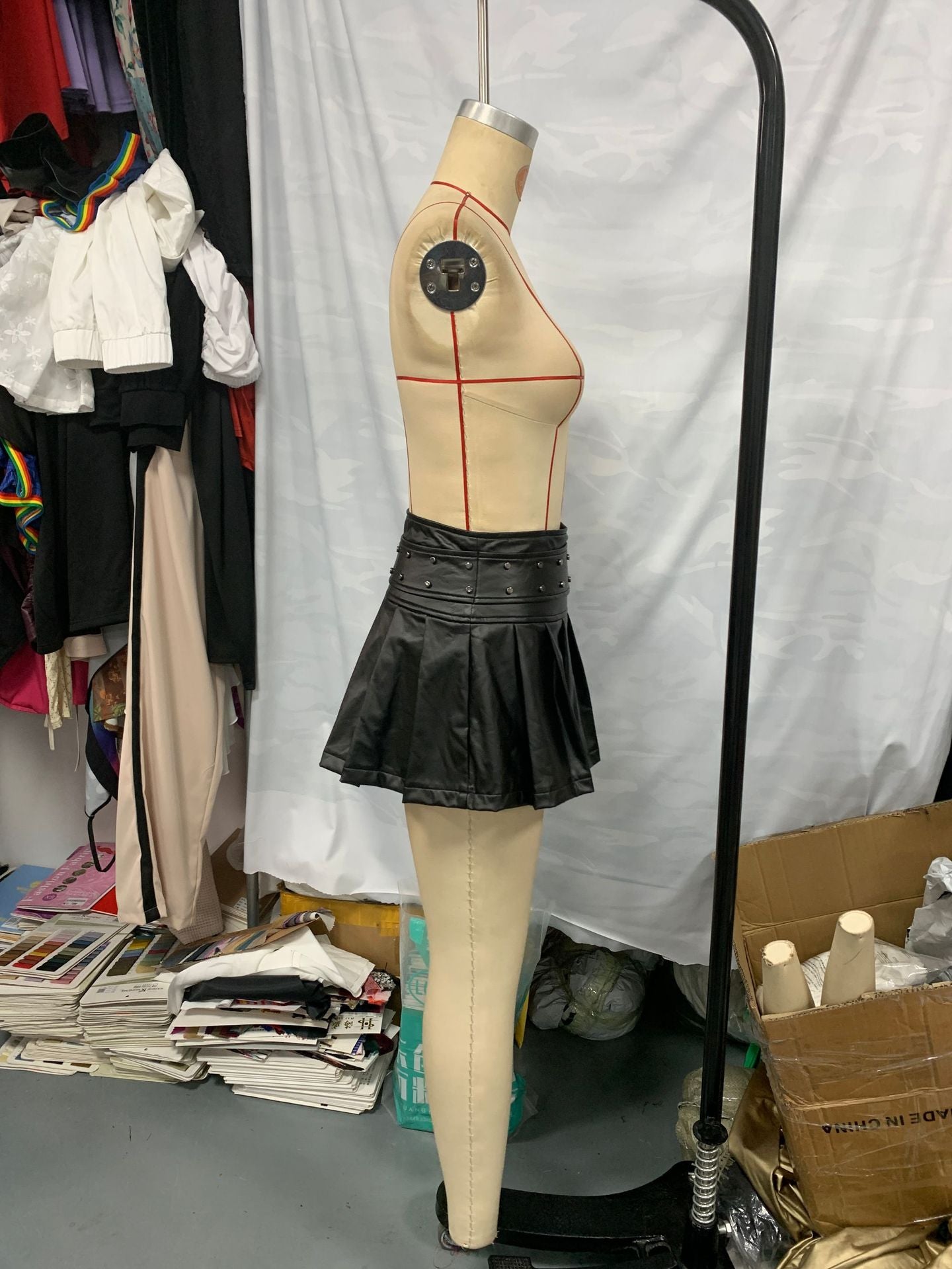 Women Solid Metal Pu-Leather Pleated Skirt 7