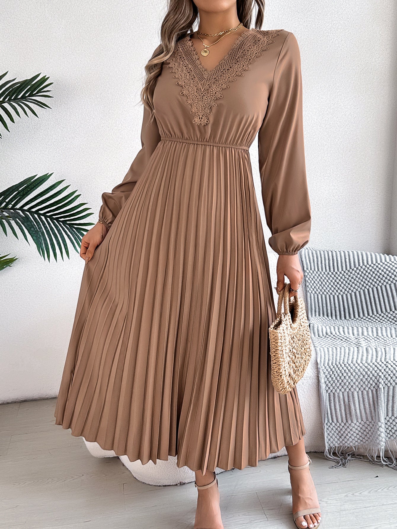 Women Spring and Summer Elegant V-neck Lace Pleated Dress 3