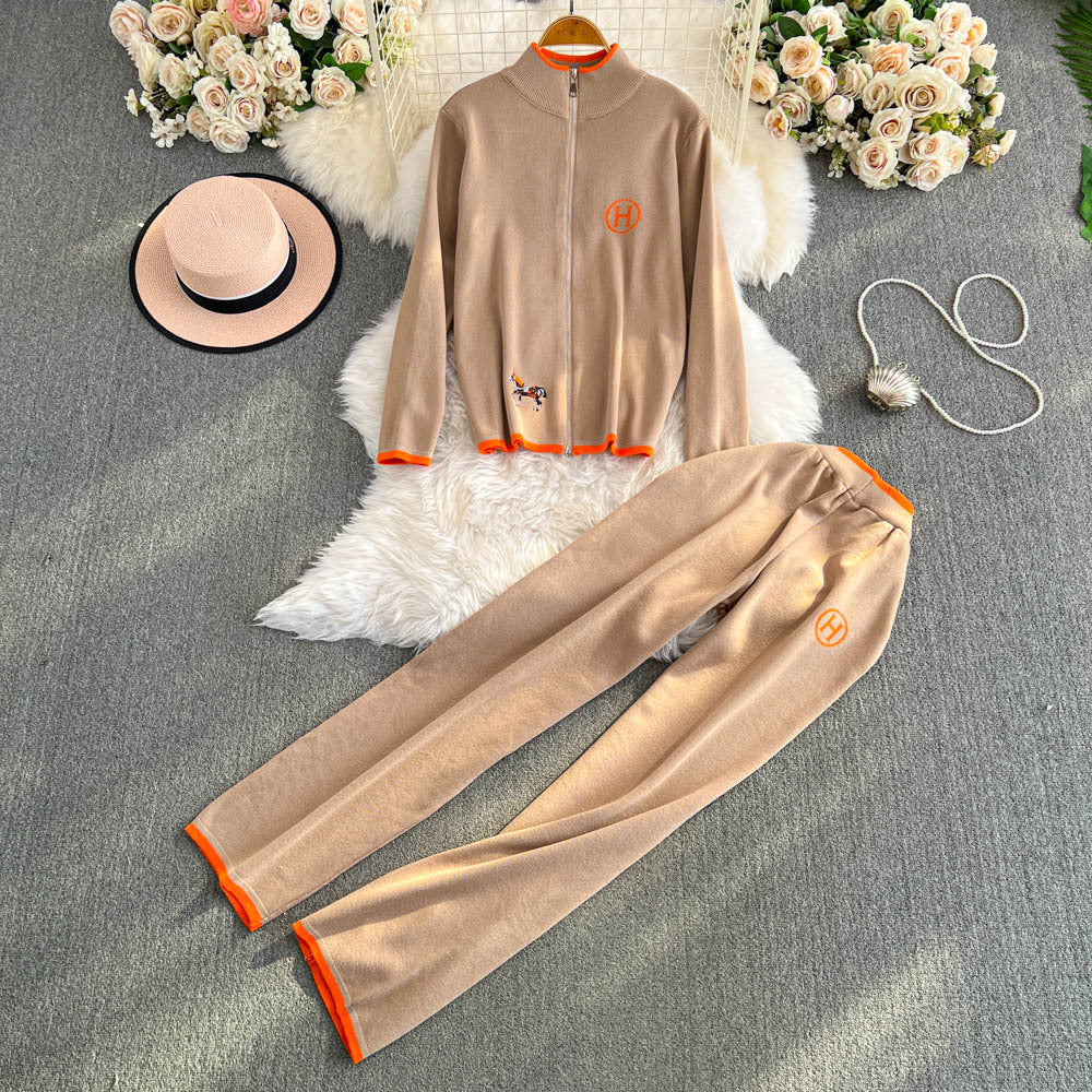 Women Autumn and Winter Zipper Embroidery Long Sleeve Knitting Top and Long Pants Two-piece Set 3