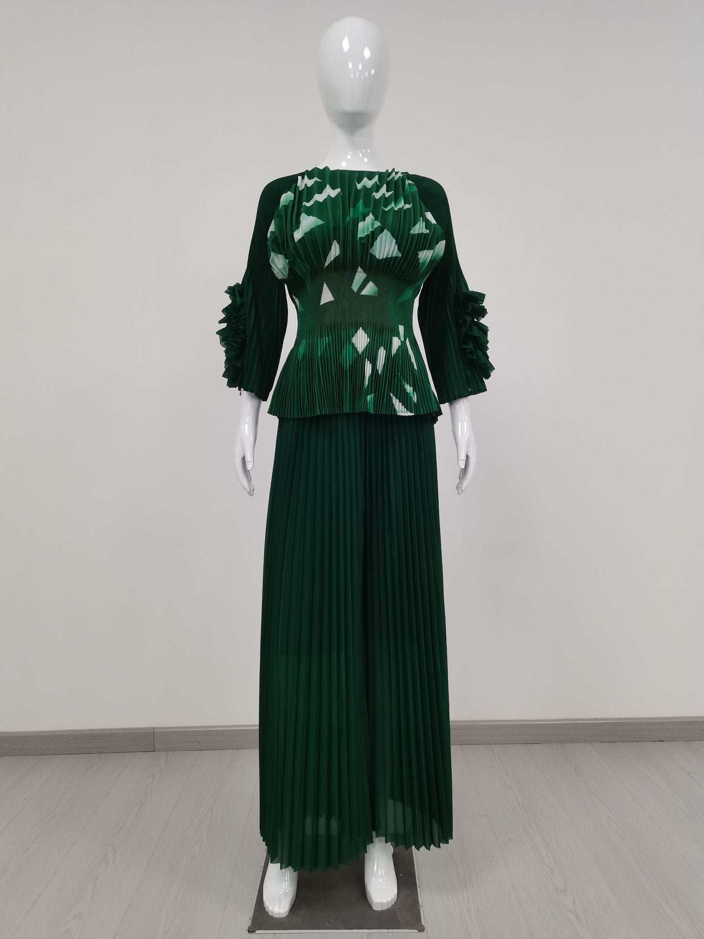 Plus Size Women Casual Pleated Top and Wide Leg Pants Two Piece Set 5