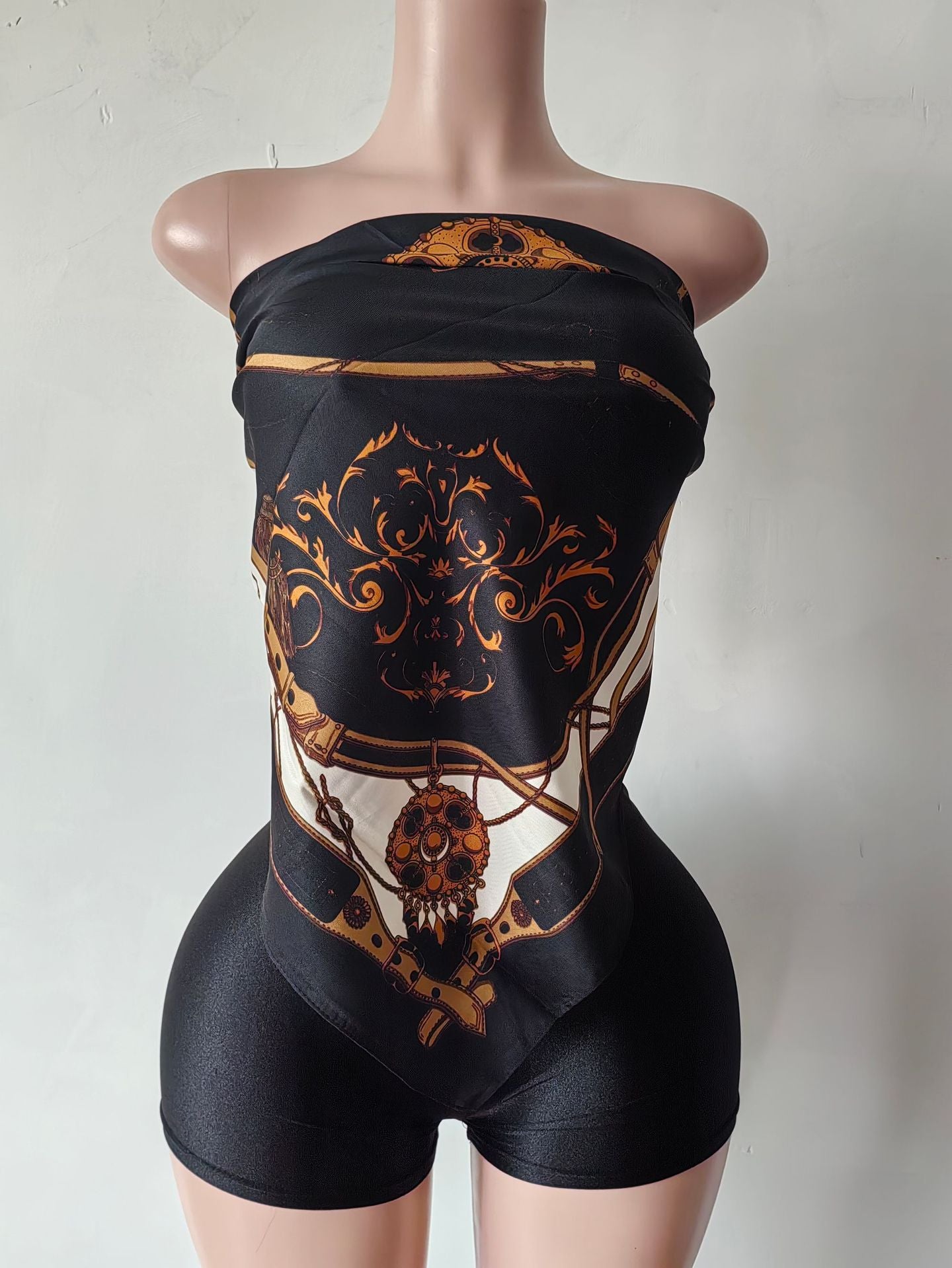 Fashionable Women's Print Sexy Strapless Two Piece Shorts Set 14