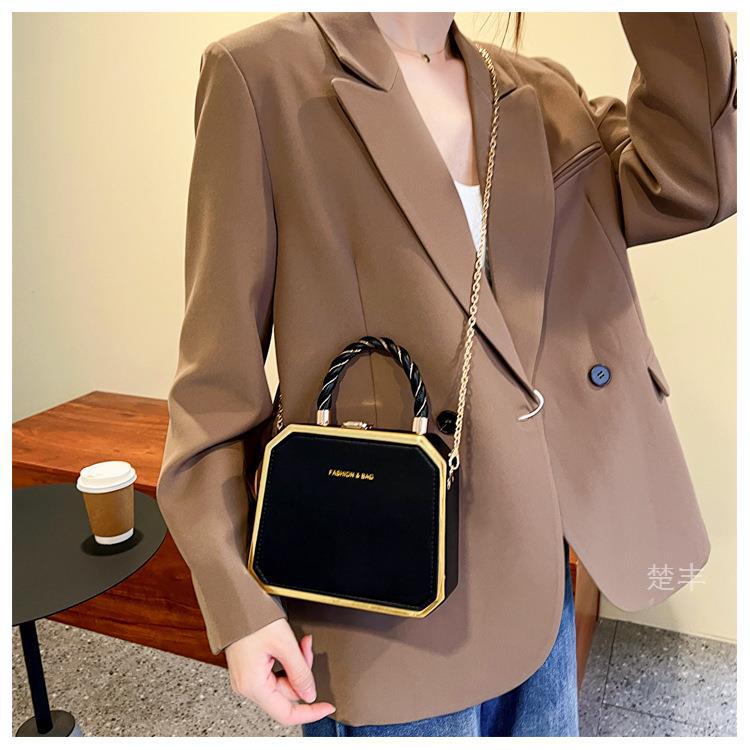 Small Bag Women's Fashion Chain Bag Hard Shell Handbag Shoulder Crossbody Box Bag 22