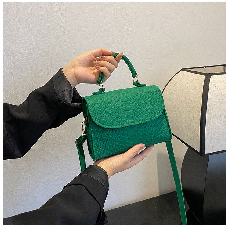 Underarm bag Korean spring popular felt bag crocodile pattern indentation Messenger bag Small square bag Shoulder bag 9