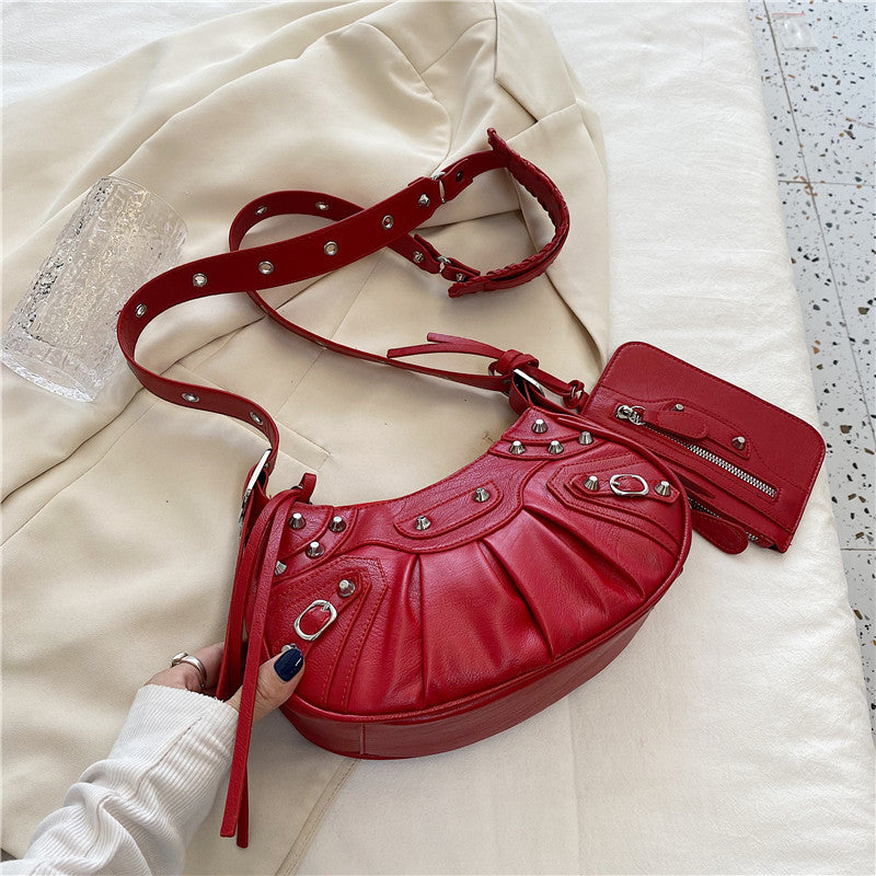 Diagonal pleated single shoulder women's retro rivet bag 41