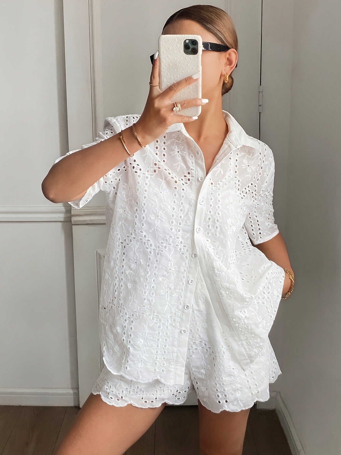 solid color embroidered short sleeve Turndown Collar hollow top and shorts 2-piece set 3