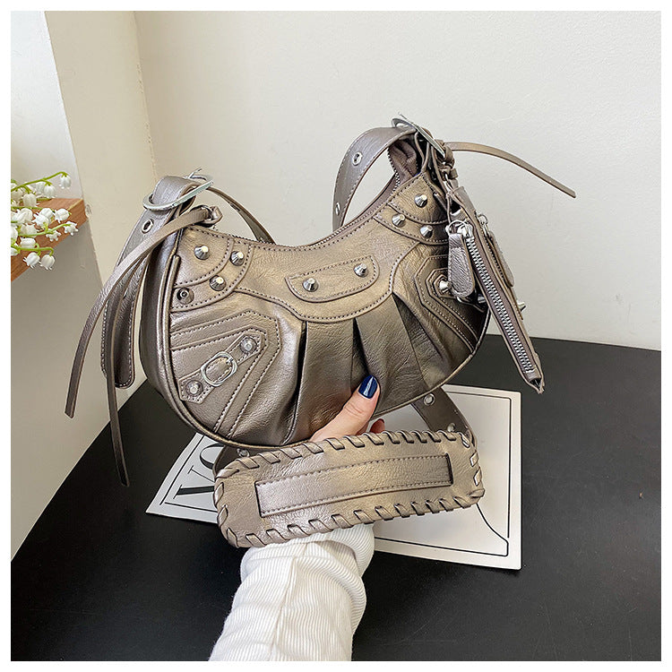 Diagonal pleated single shoulder women's retro rivet bag 65