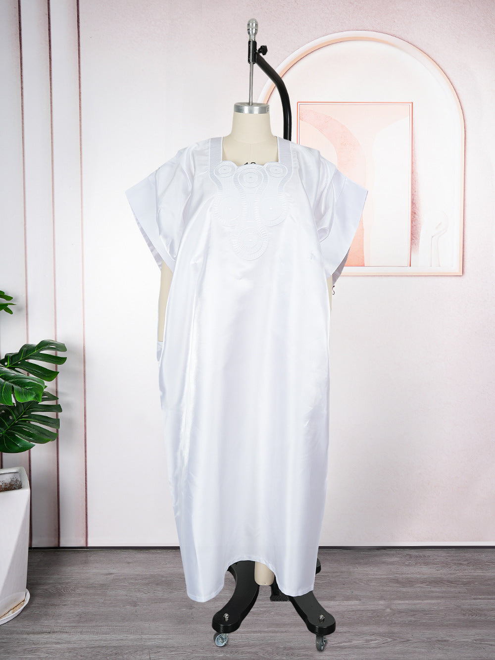 Plus-Size African Women Embroidered Dress 14