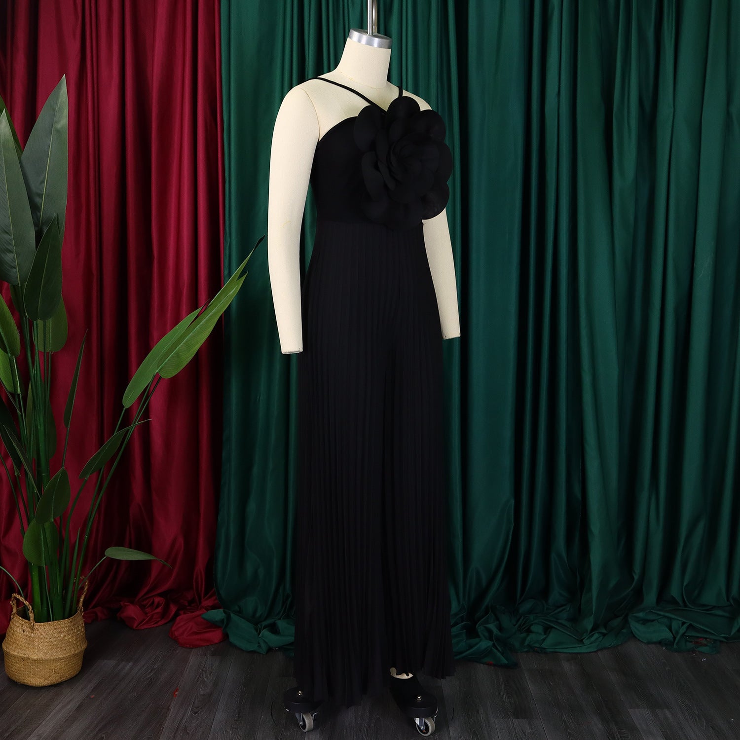 Women's Fashion Sexy Strap Flower Solid Color Pleated Jumpsuit 20