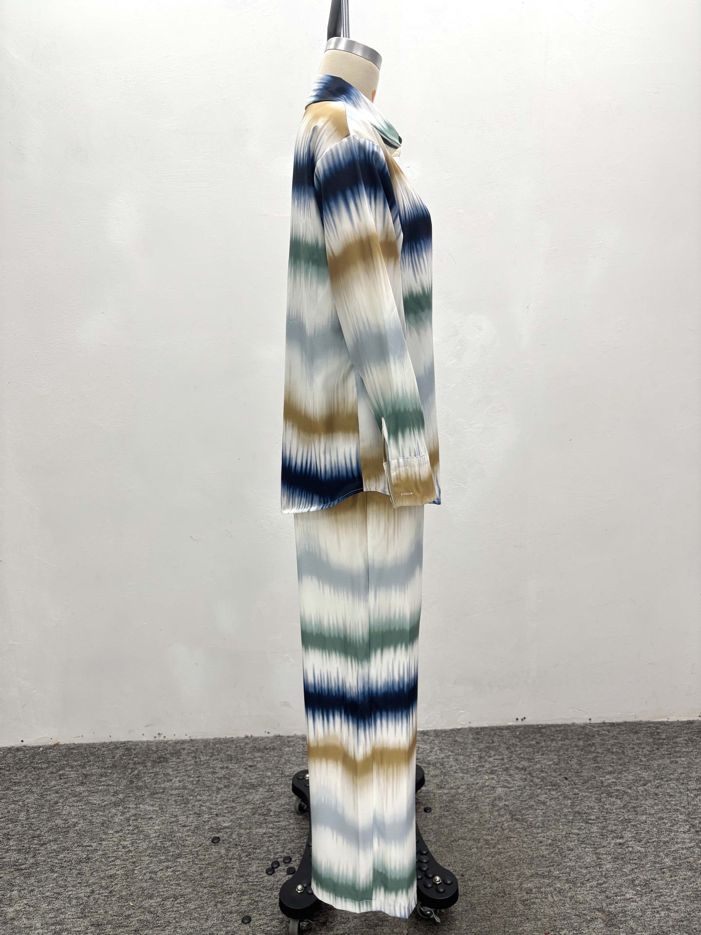 Plus Size Women Casual Printed Long Sleeve Shirt Pants Two-piece Set 8