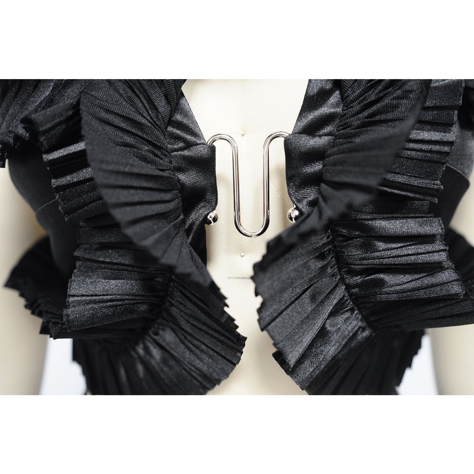 Fashionable Women's Solid Color Sleeveless Ruffled Halter Top Slit Pleated Skirt Two Piece Set 19