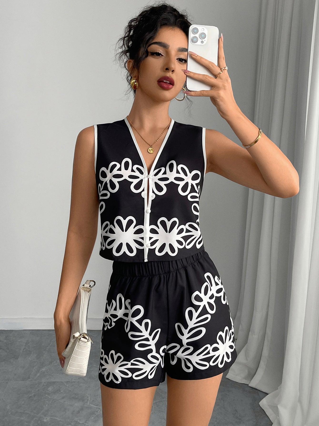 Chic Vest & Shorts Summer Holiday Two-Piece Set 3
