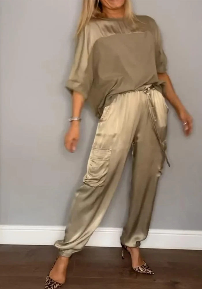 Women half-sleeved Top and long pants Two Piece Set