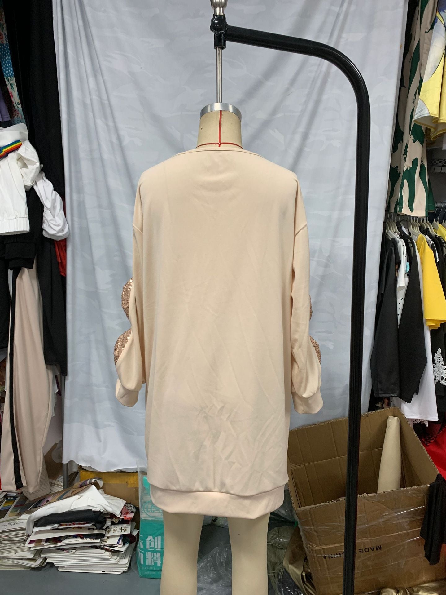 Women's Fashionable V-Neck Butterfly Decoration Sequin Dress