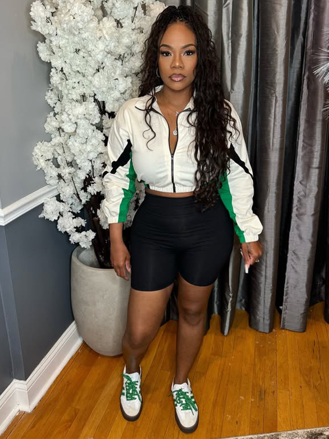 Women patchwork contrast color zipper long sleeve top and shorts sports two-piece set 3