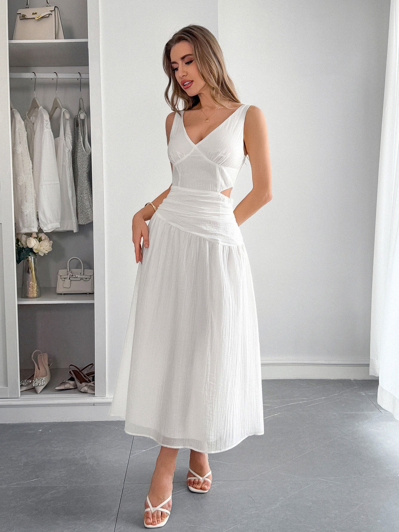 Elegant Holiday Deep V-Neck Maxi Dress for Summer 4