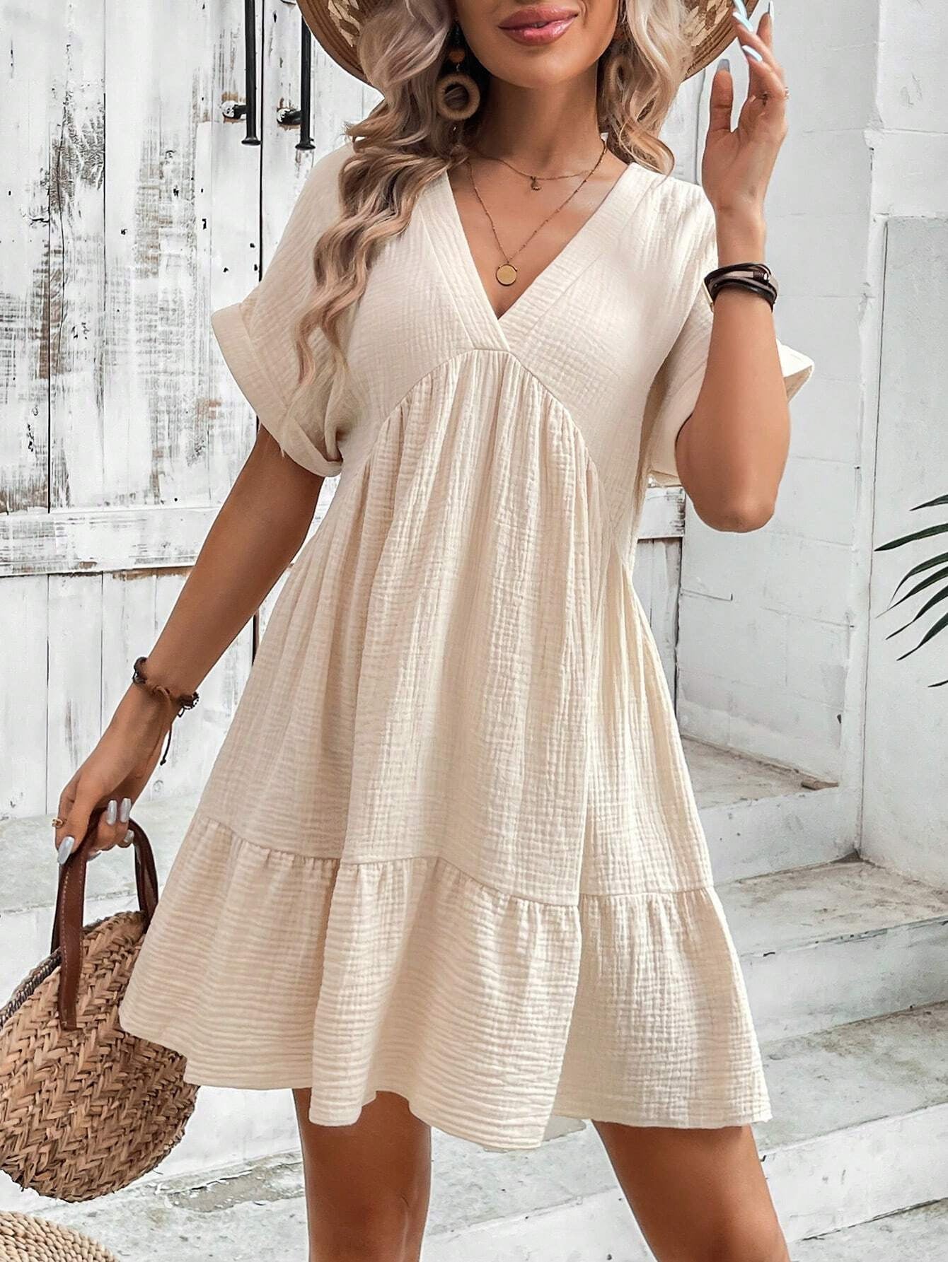 Women Solid V-neck Loose Pleated Dress 3