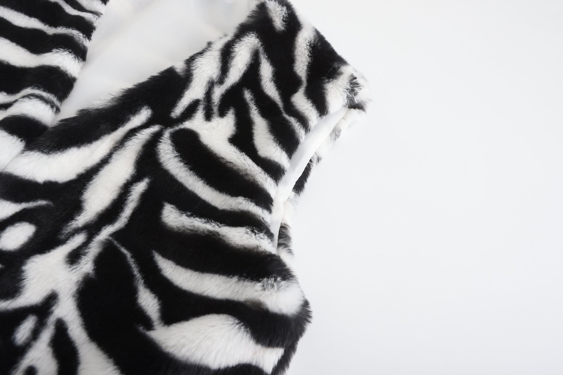 Women Autumn and Winter Leopard Faux Furry Crop Vest Jacket 24