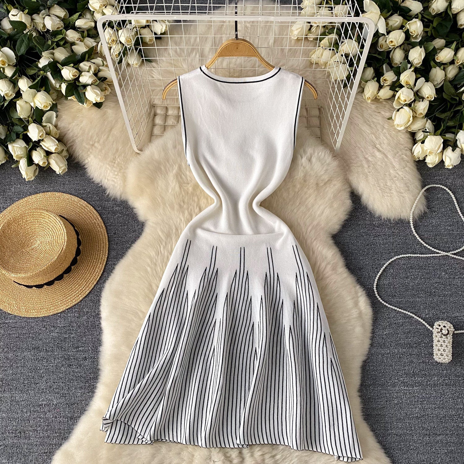 Women Sleeveless Round Neck Striped Dress 8