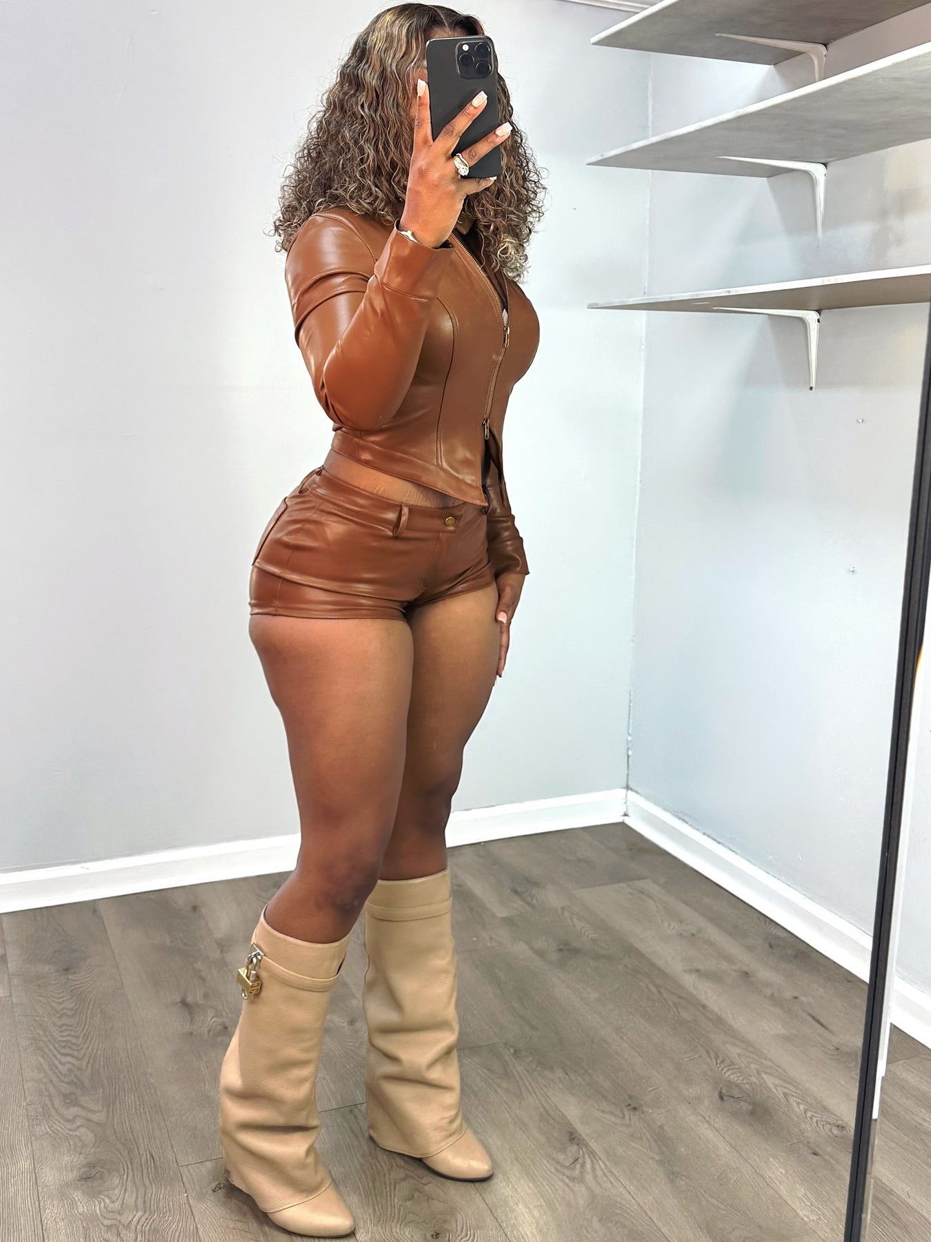 Fashion Women's Leather Stand Collar Zipper Long Sleeve Top Shorts Two-Piece Set 3