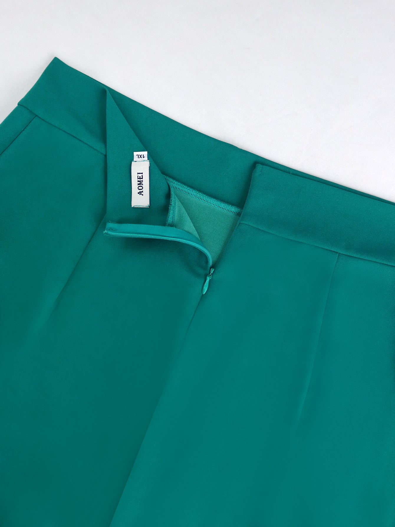 Plus Size Contrast Color Slim Fit Satin Top Layered Skirt Elegant Chic Women's Two Piece Set 16