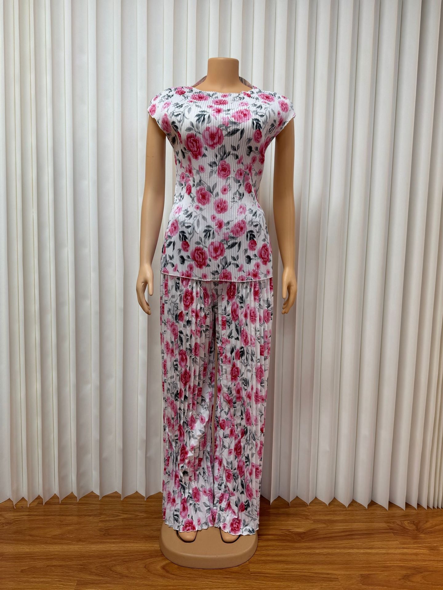 Women's Flower Pleated Top & Loose Pants Set 7