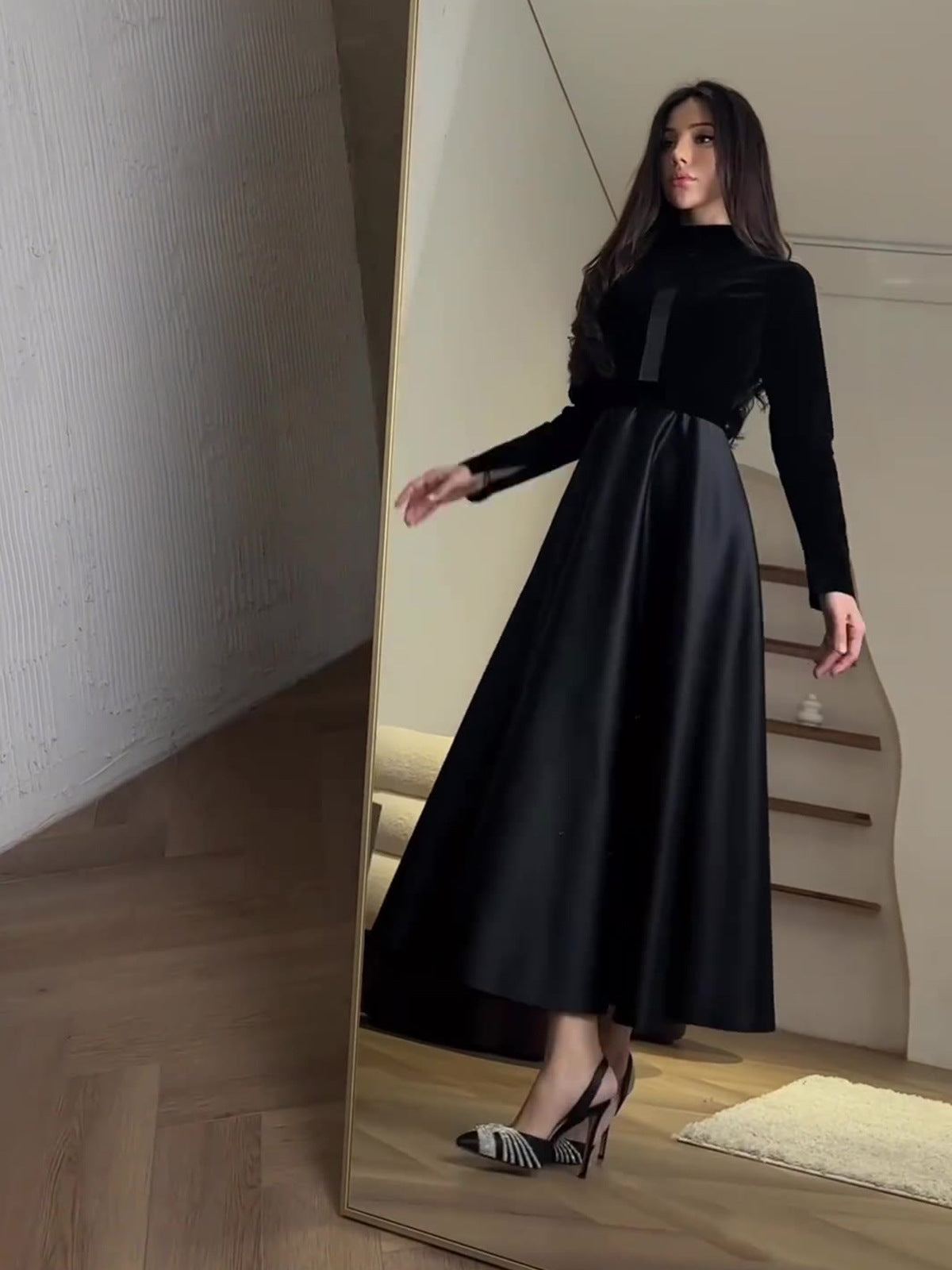 Velvet Slim Fit Slim Waist Black Round Neck Long Sleeve Dress For Women 6