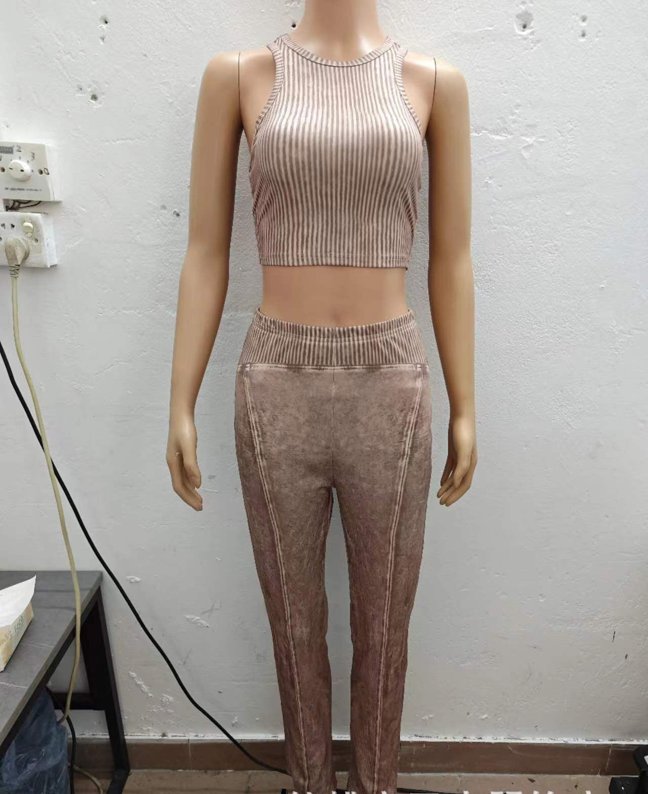 Women Printed Crop Top and Pants Two-piece Set 4