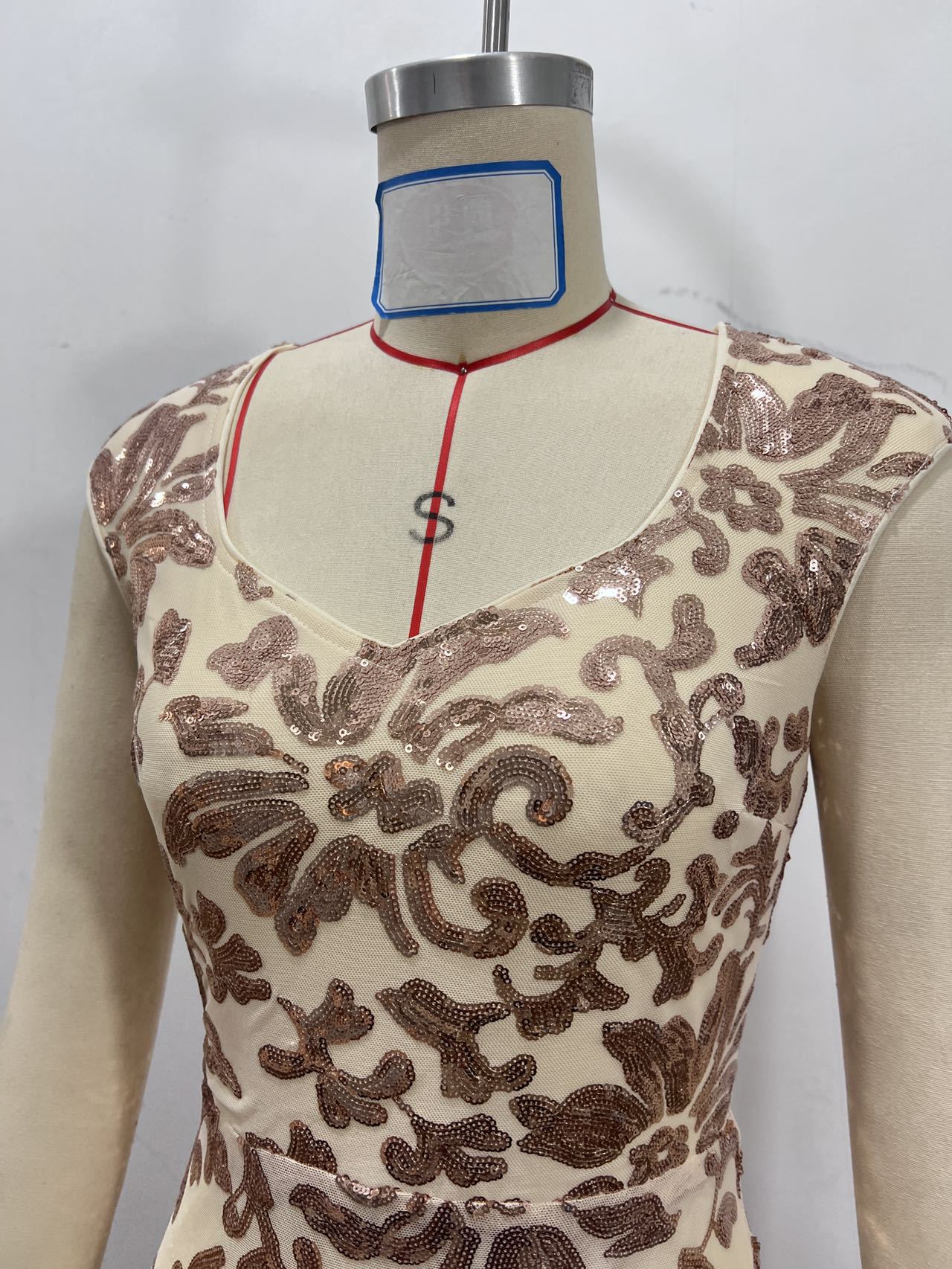 Fashion Sexy Sleeveless Low Back Party Gown 12