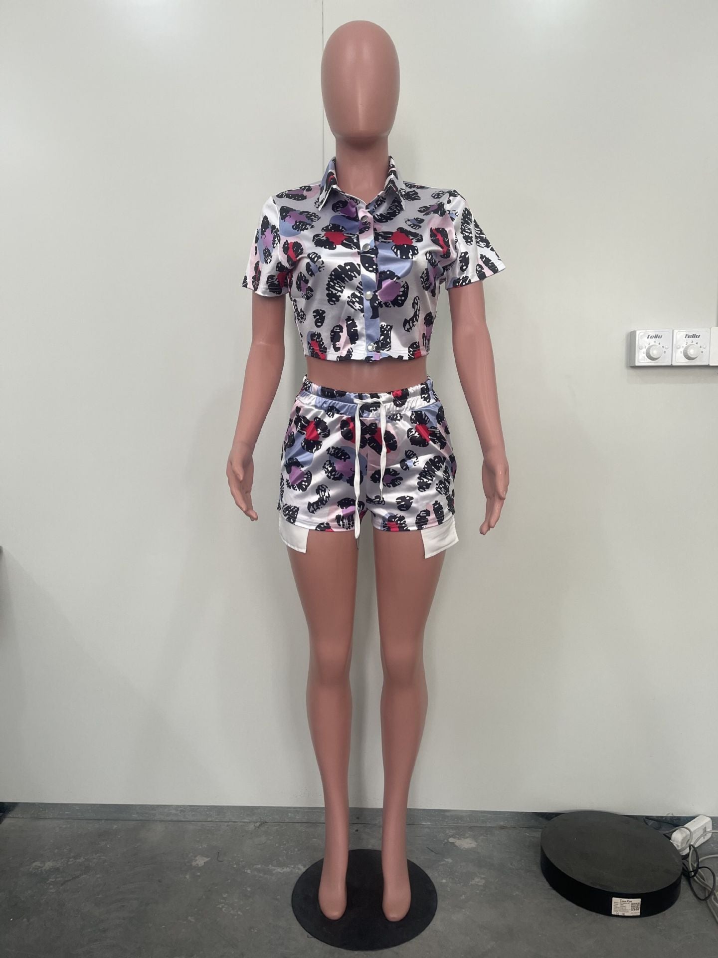 Women Printed Crop Top and Shorts Two-Piece Set 5