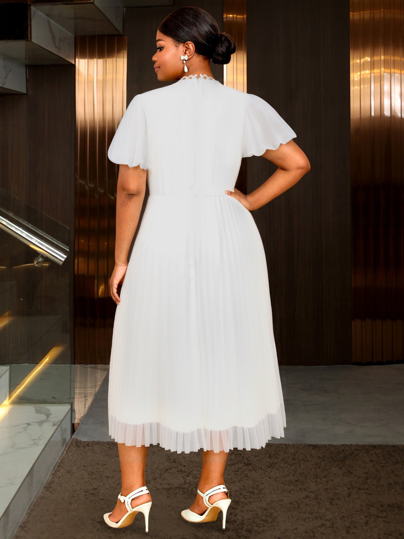 Plus Size Women's Elegant White Lace Cut-Out Dress Puff Sleeve Rhinestone Button Pleated Midi Party Dress