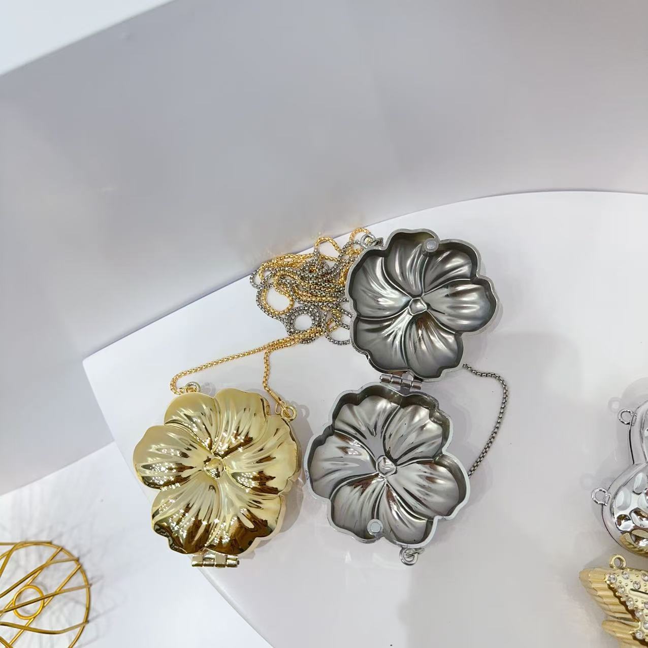 Women Chain Diamond-Encrusted Butterfly Mini Shoulder Bag 32