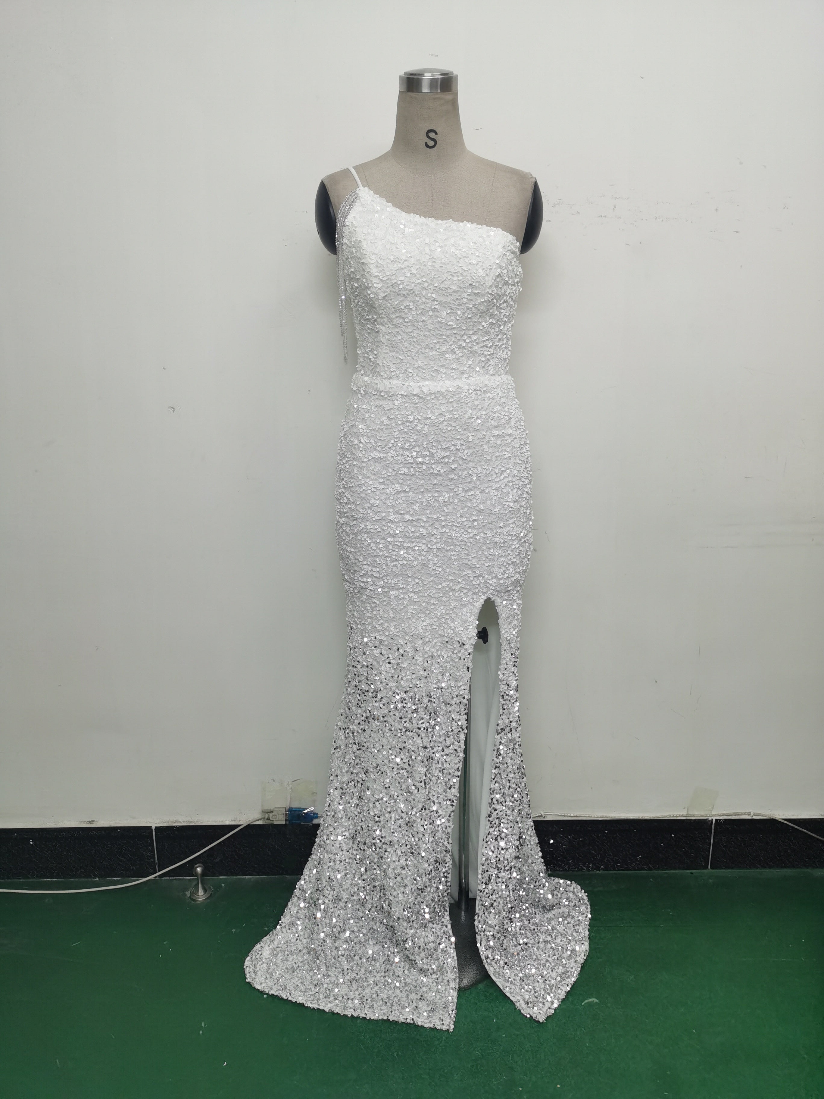 Gradient Sequins One-Shoulder Strap Evening Dress 21