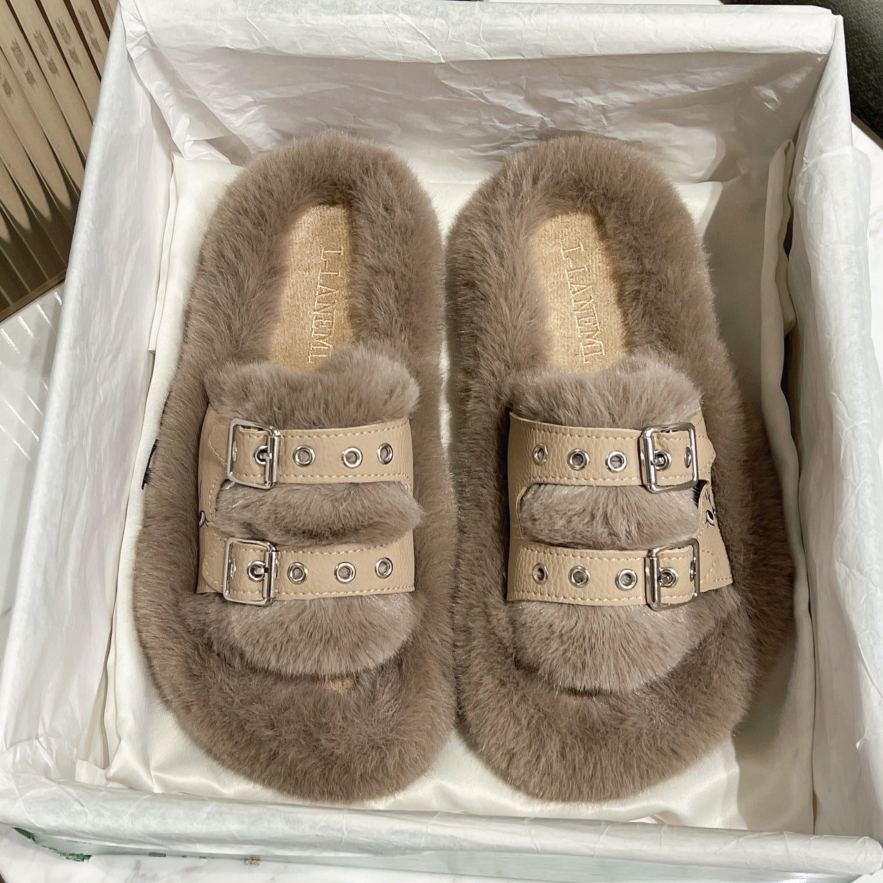Women's Autumn And Winter Furry Slippers Outdoor Wear Retro Soft Sole Belt Buckle Slotted Furry Slippers 6