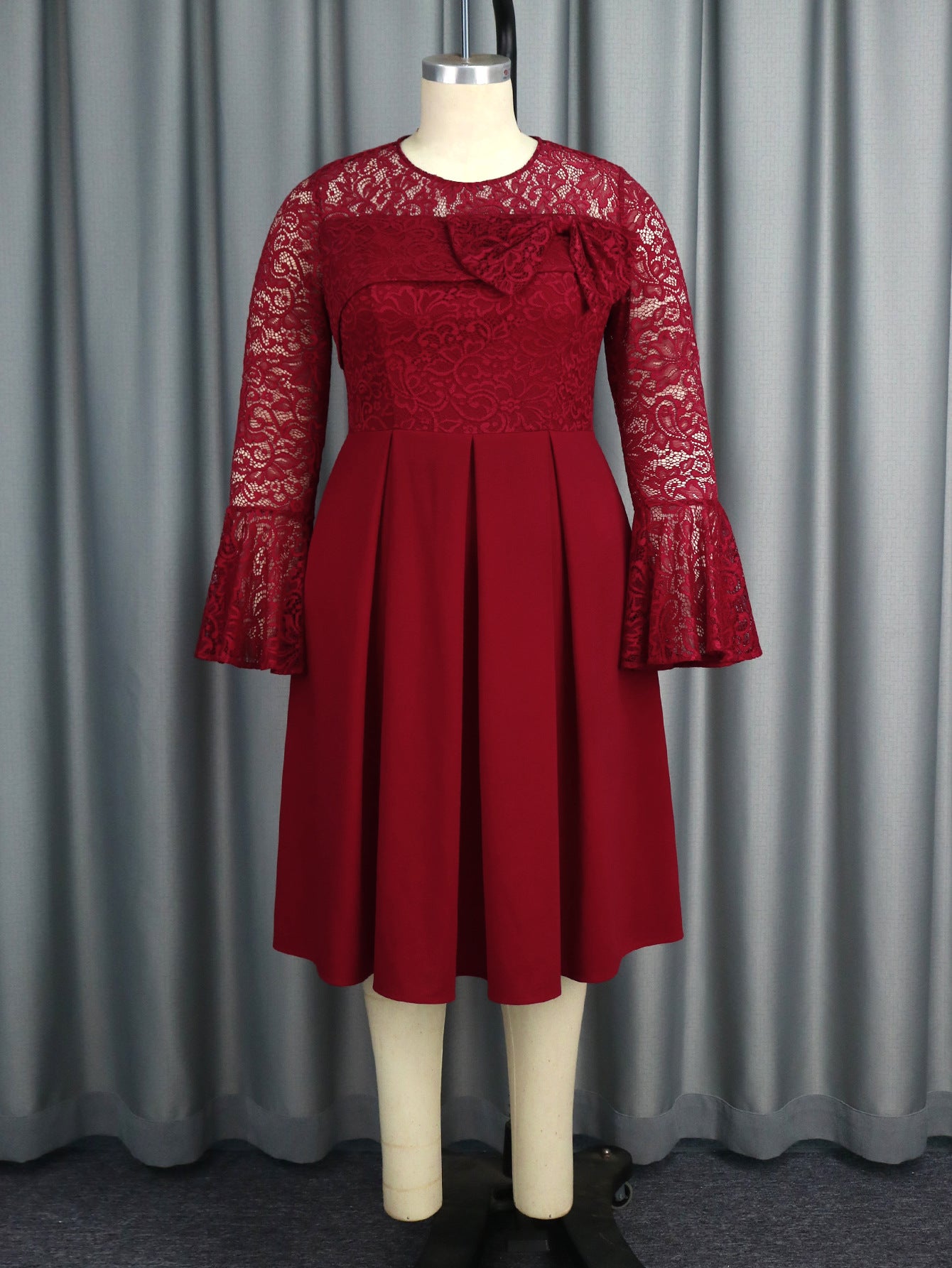 Lace Patchwork Bell Bottom Sleeve High Waist Plus Size Women's Party Dress 3