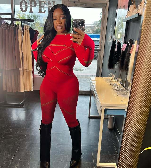 Women solid round neck long-sleeved hollow diamond jumpsuit