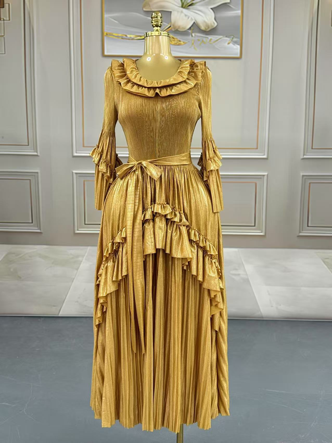 Plus Size Women Bell Bottom Sleeve Elegant Shiny Pleated Dress 4