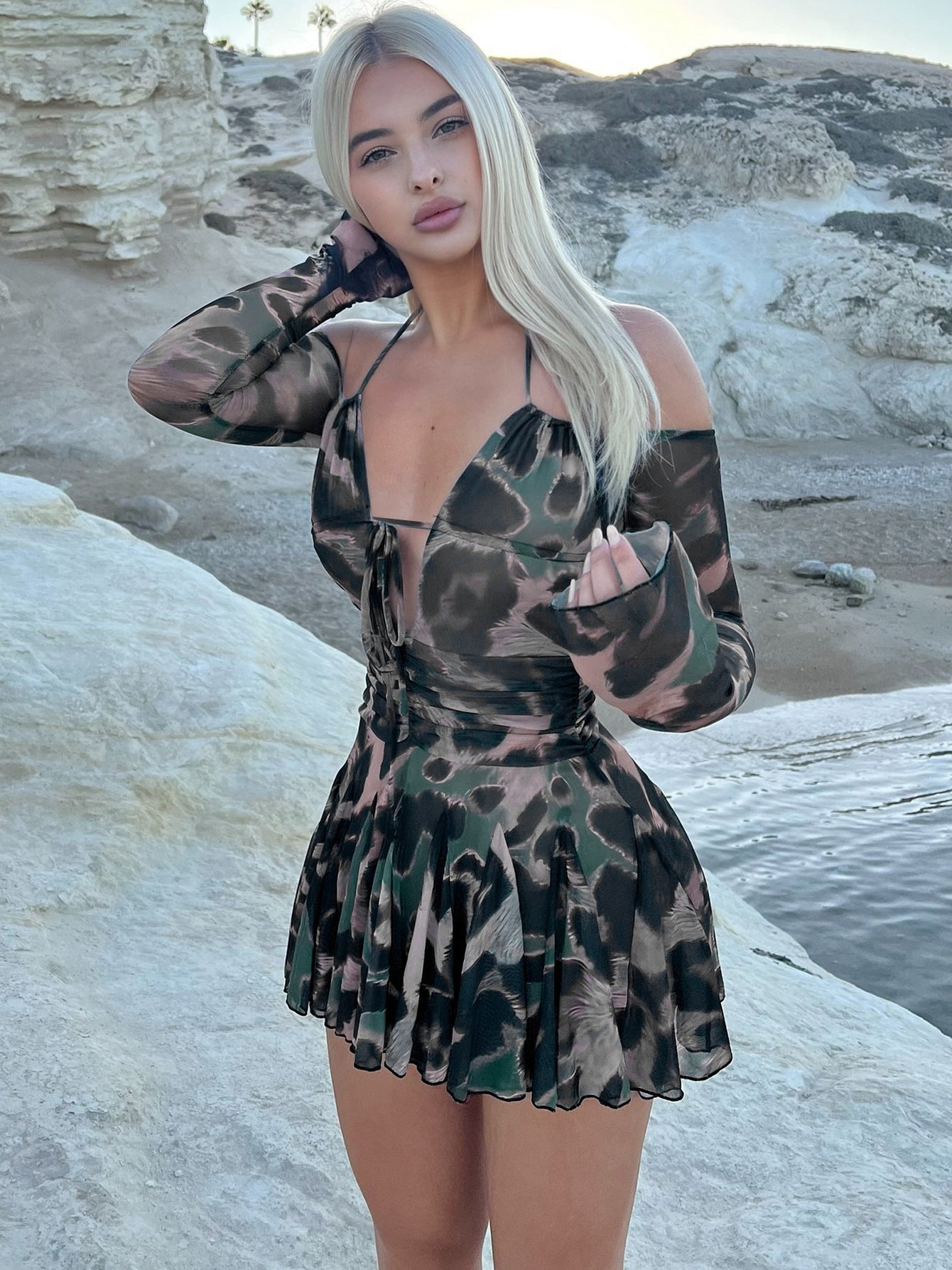 Women Winter Printed Long Sleeve Sexy Tie Halter Neck Pleated Dress 4