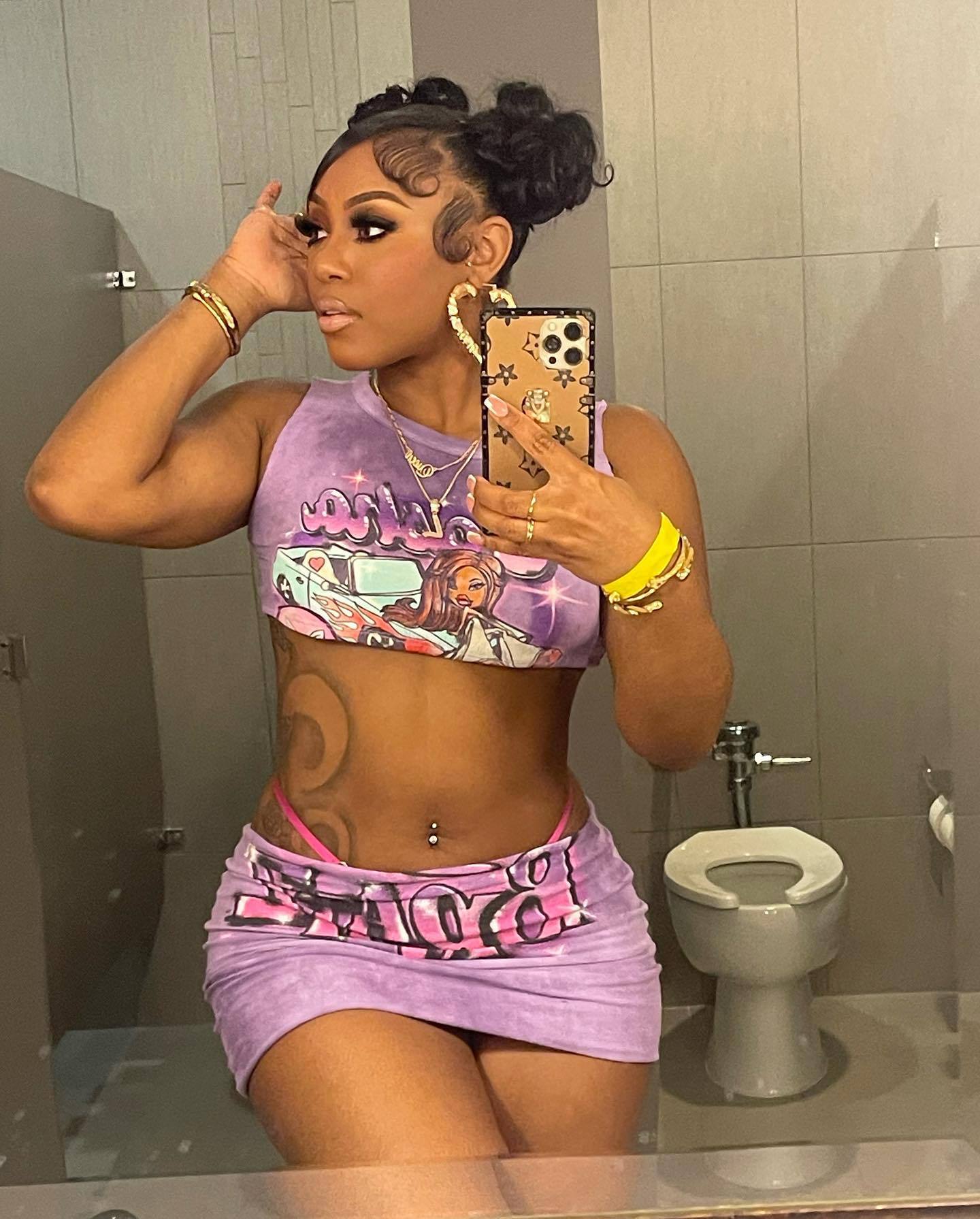 Women Summer Round Neck Sleeveless Figure Letter Print Top and Mini Skirt Two-Piece Set 4