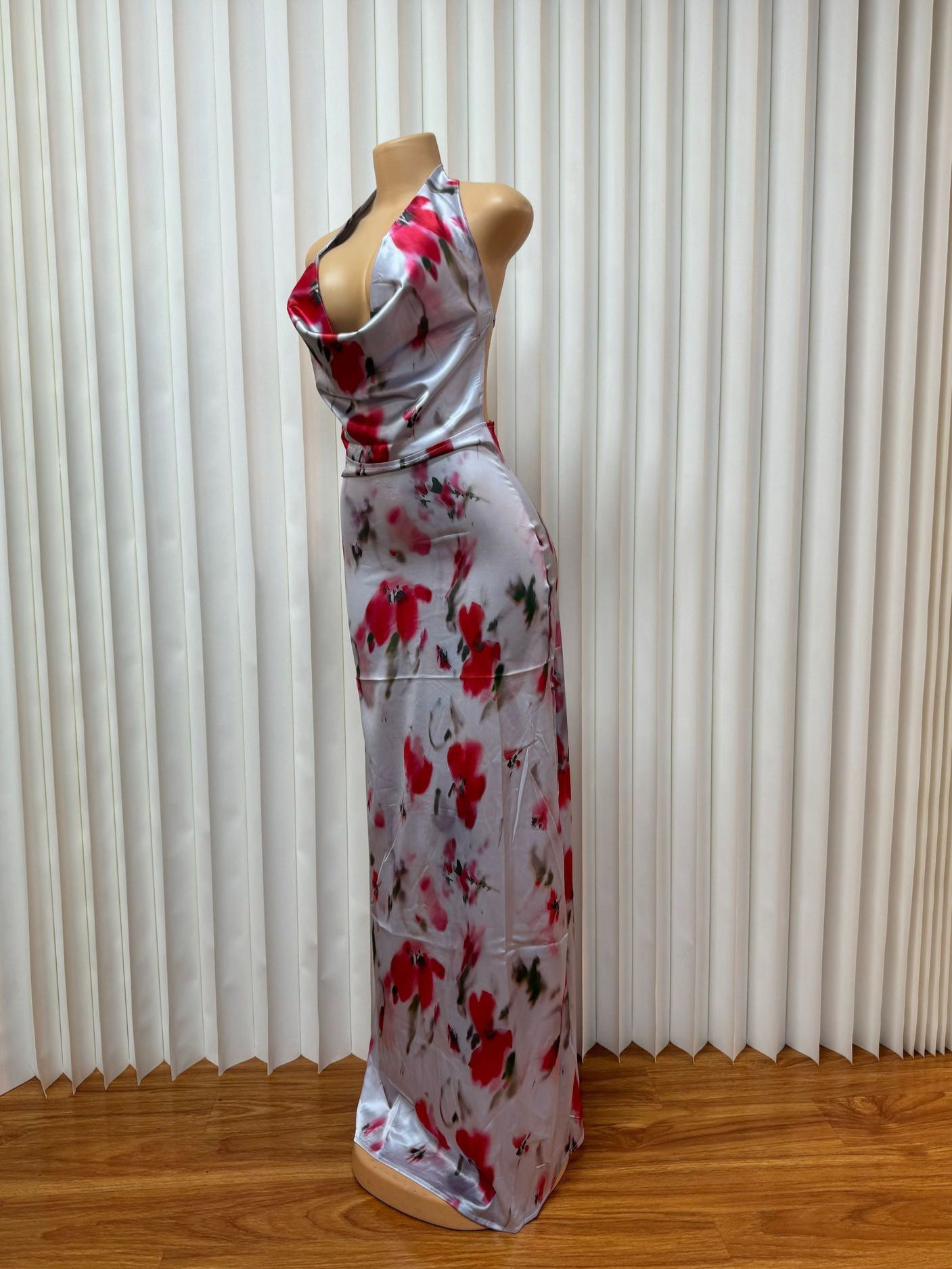 Chic Halter Neck Low Back Lace-Up Sexy Dress 4