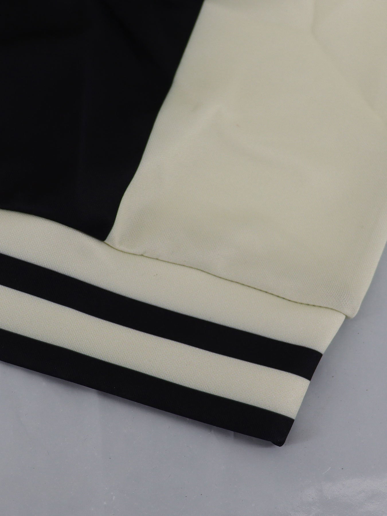 Women Long-Sleeved Letter-Print Casual Top 18